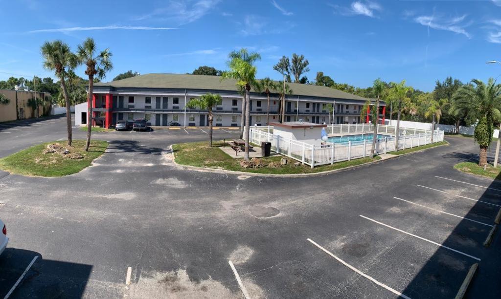 La Casa Inn New Port Richey Gulf Beach Us-19 Екстер'єр фото